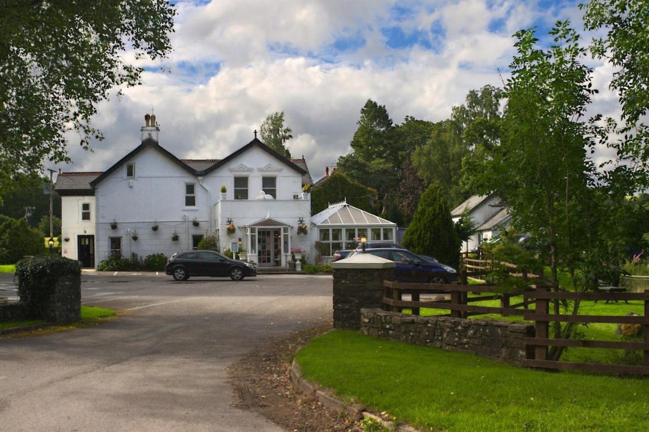 ホテル The White House Sennybridge エクステリア 写真